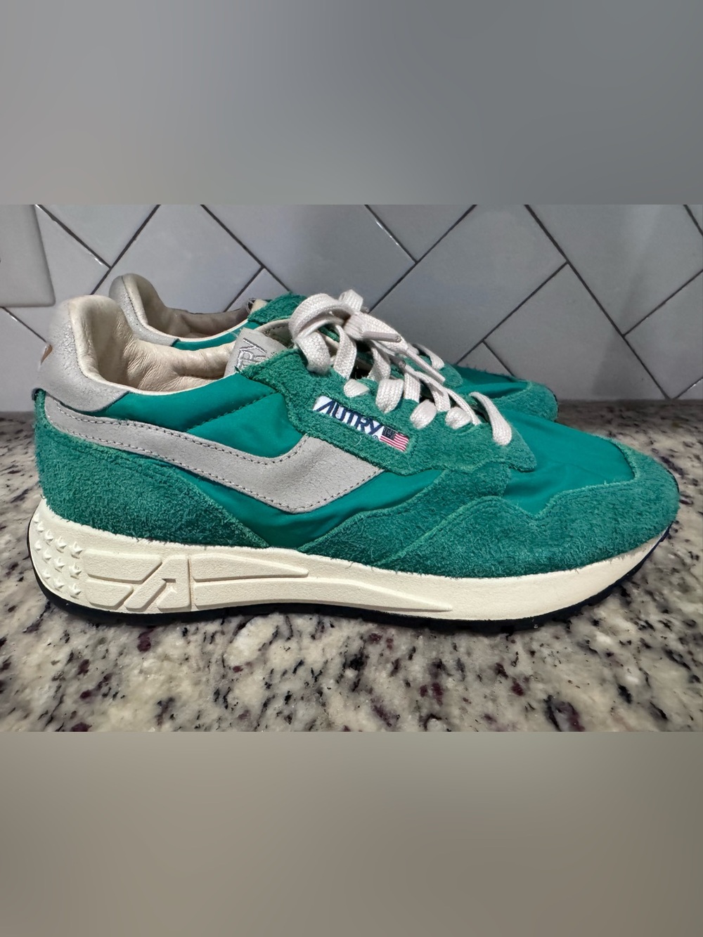 NEW!!! Autry Green Women’s Reelwind Sneakers, size 39/ US9
